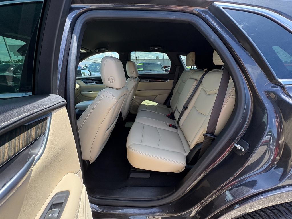 Used 2018 Cadillac XT5 FWD image 21