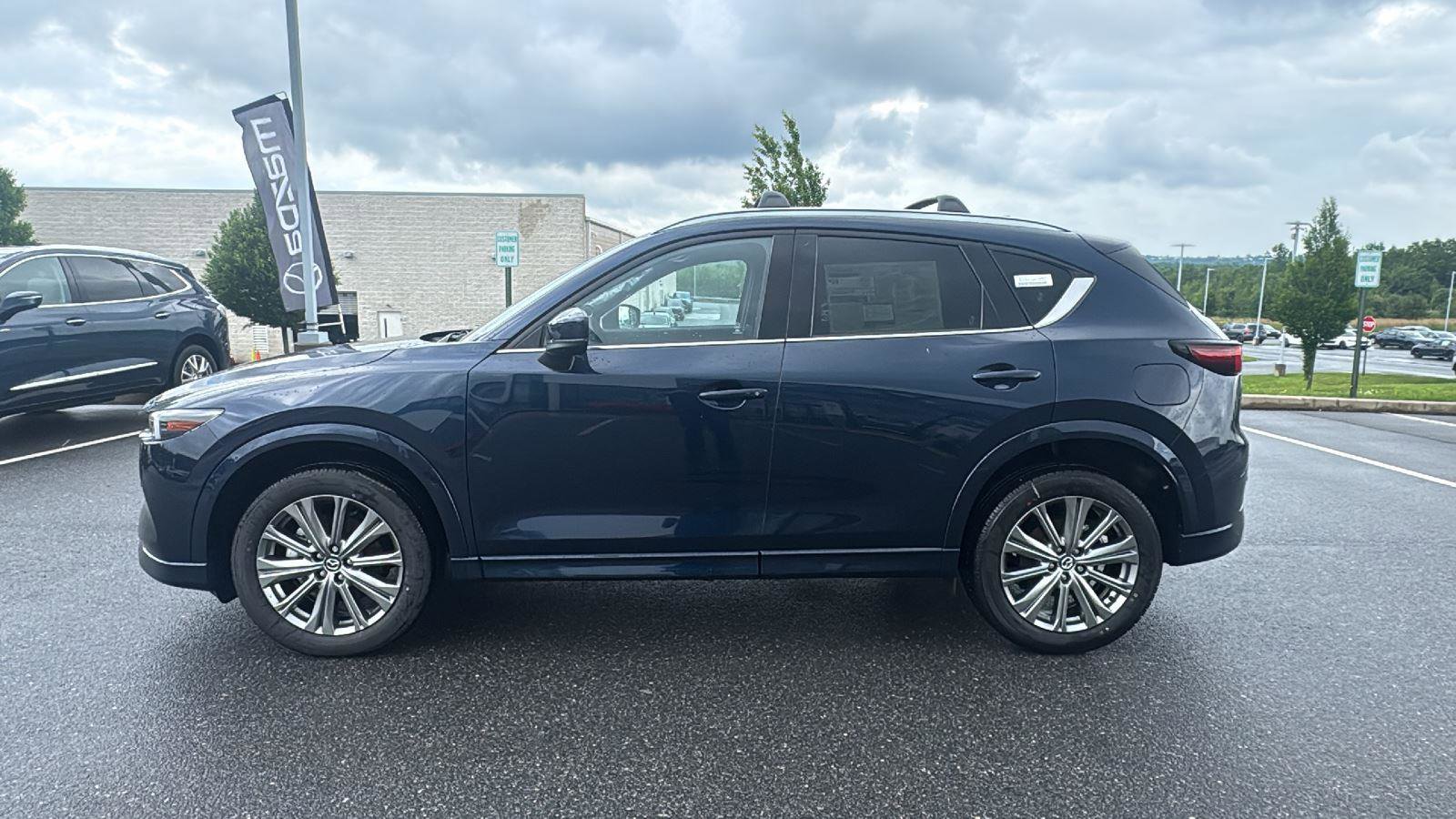 New 2025 MAZDA CX-5 Signature image 4