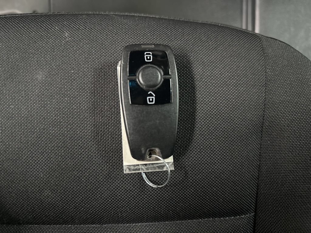 Used 2019 Freightliner Sprinter 144 RWD image 34