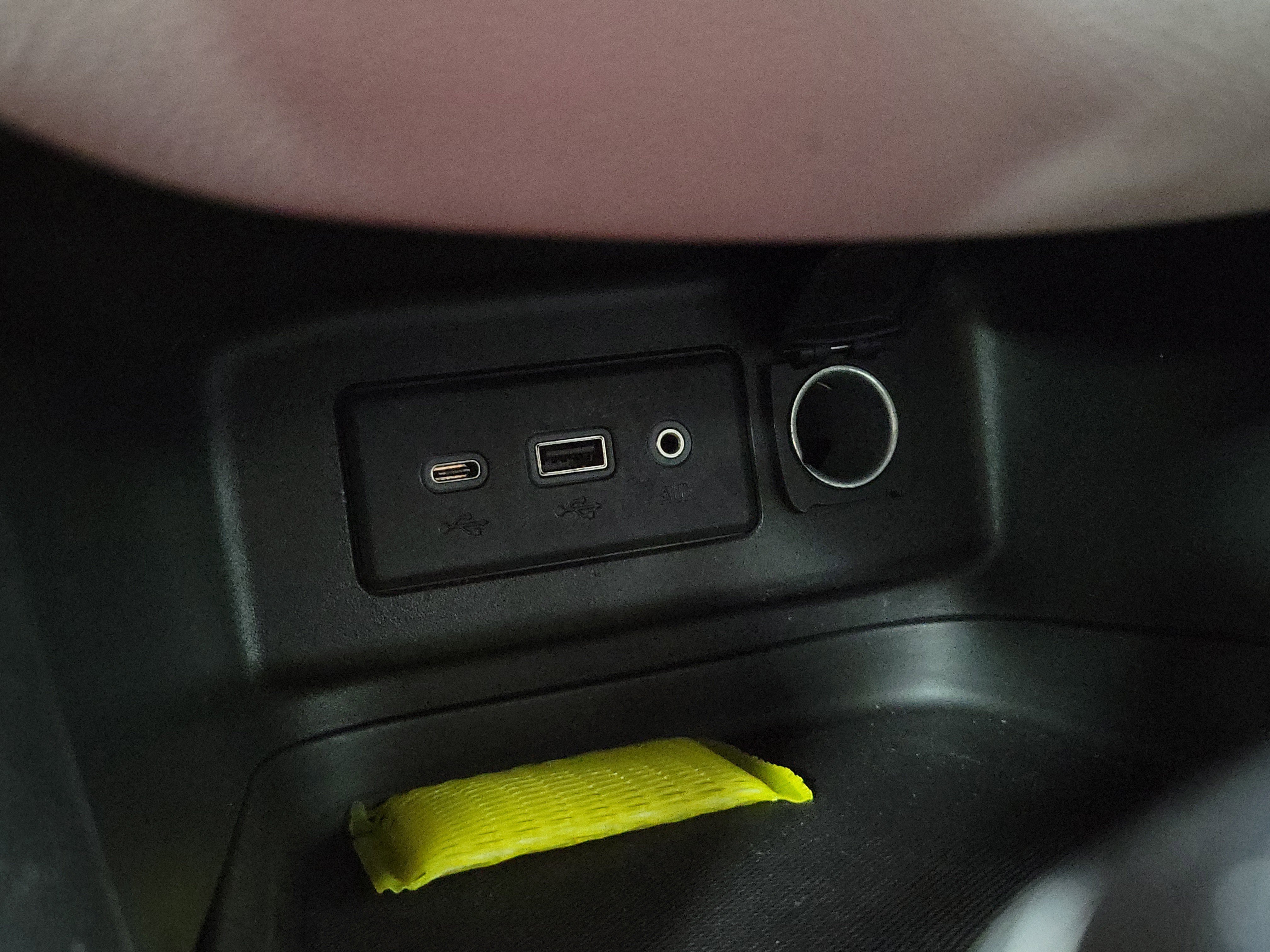 Used 2021 Chevrolet Equinox LS w/ LS Convenience Package image 32