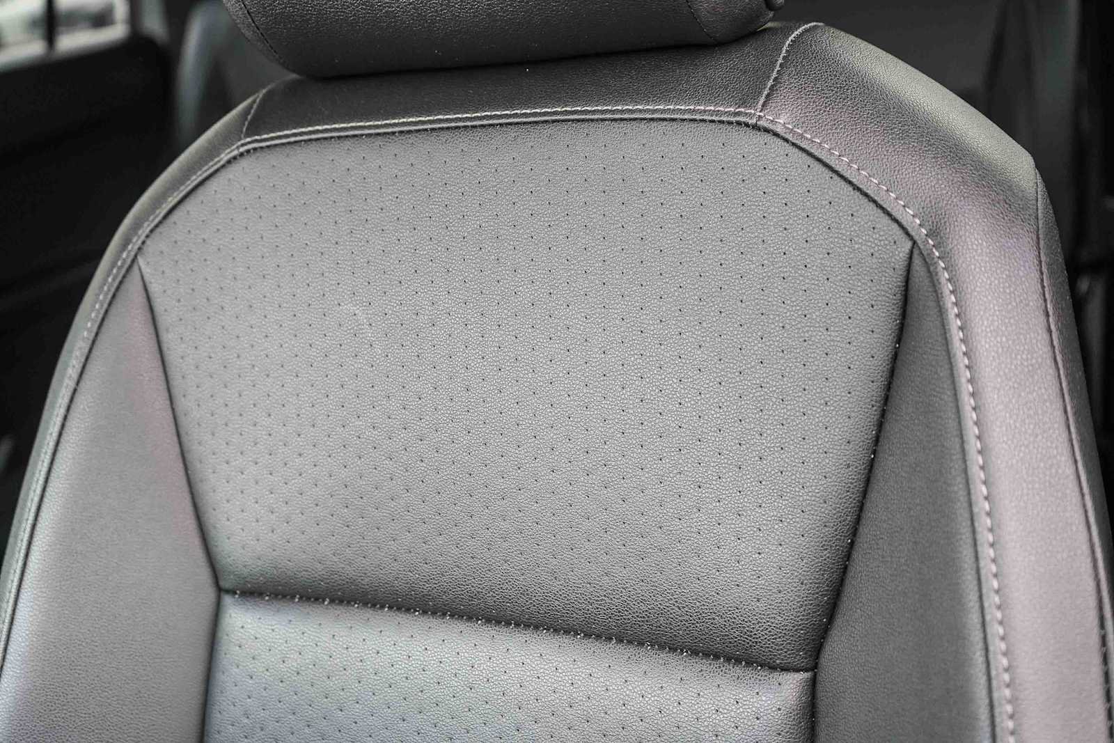 Used 2020 Volkswagen Tiguan SE R-Line image 24