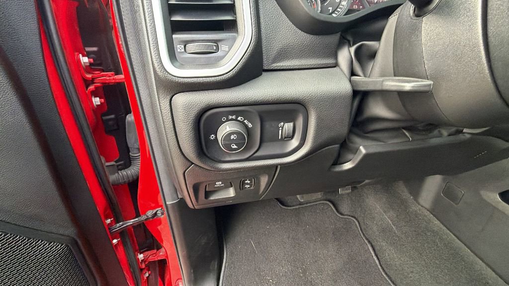 Used 2023 RAM 1500 Big Horn image 30