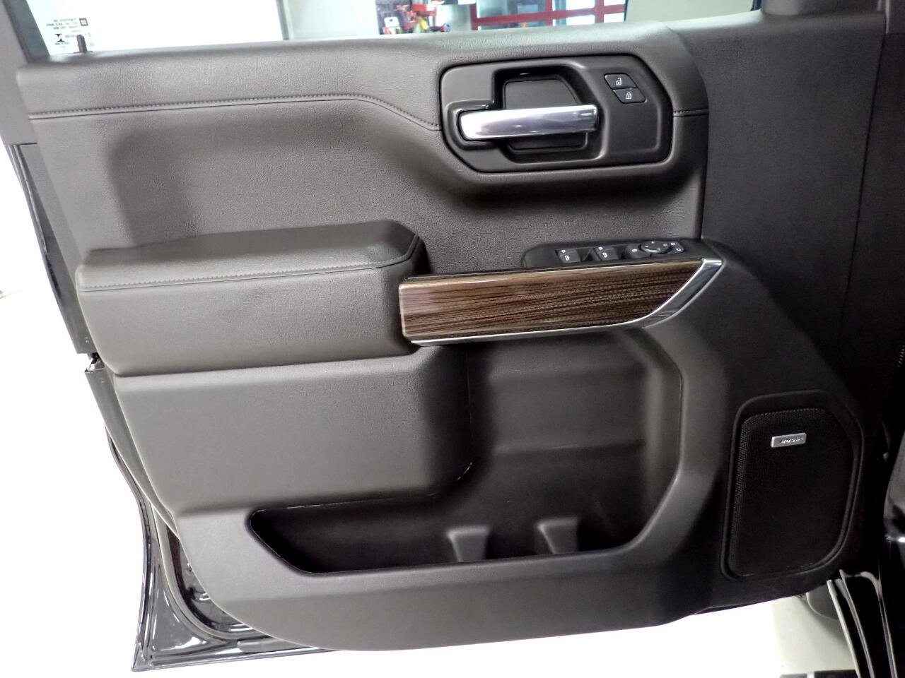Used 2022 Chevrolet Silverado 1500 LT Trail Boss w/ Convenience Package II image 12