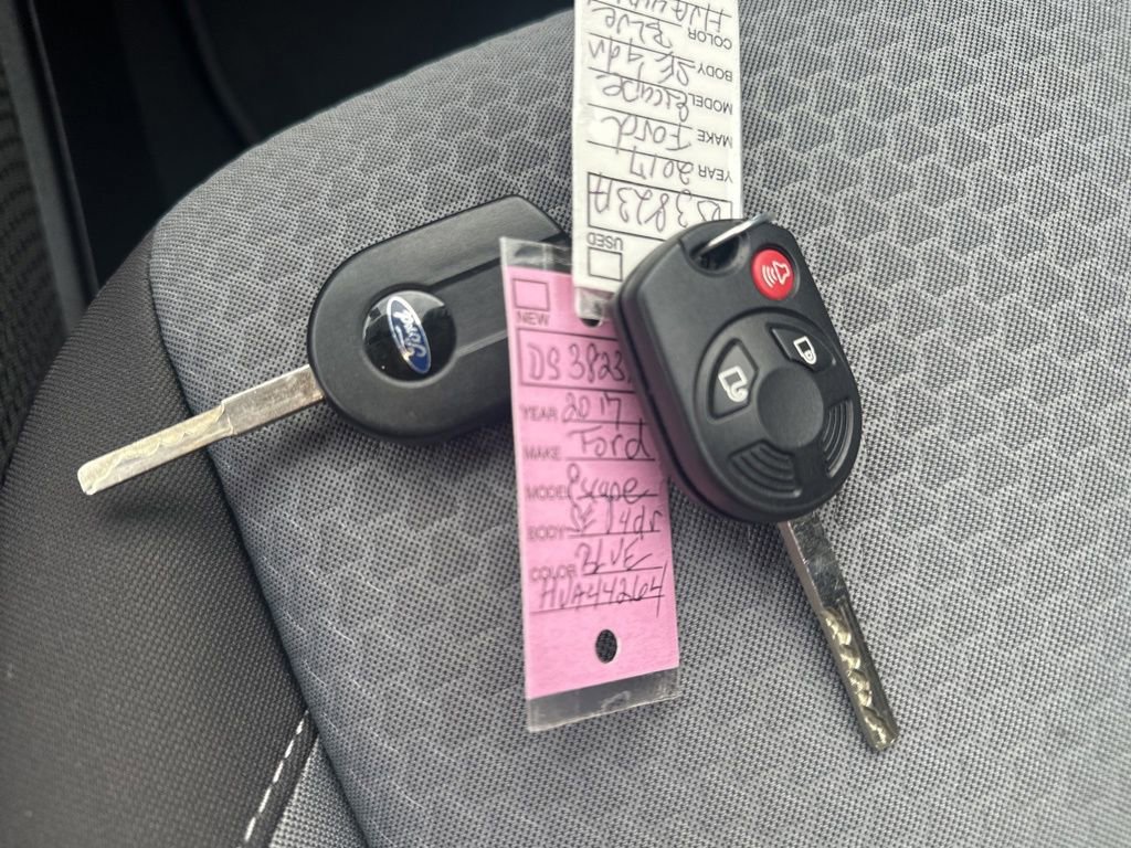 Used 2017 Ford Escape SE w/ SE Cold Weather Package image 30