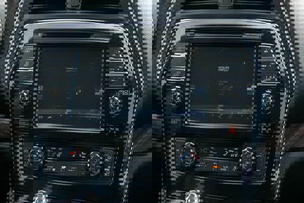 Used 2018 Nissan Maxima Platinum image 13