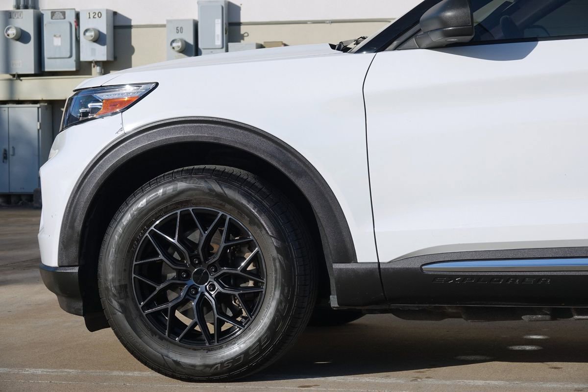 Used 2020 Ford Explorer XLT image 23