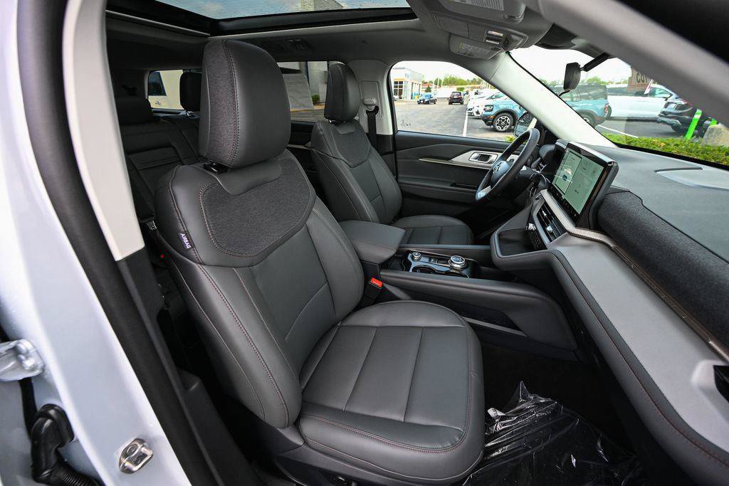 New 2026 Ford Explorer Active w/ Active Comfort Package AWD/4WD image 23