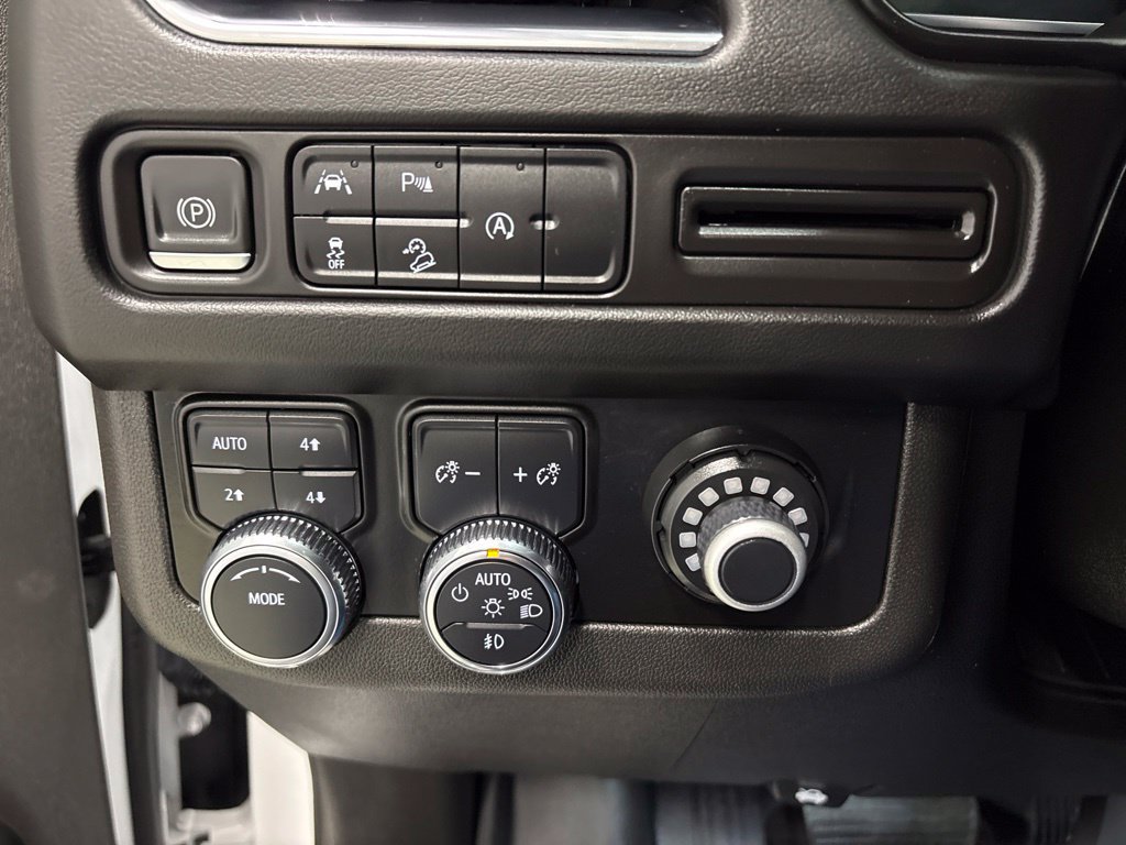 Certified 2023 GMC Yukon AT4 AWD/4WD image 24