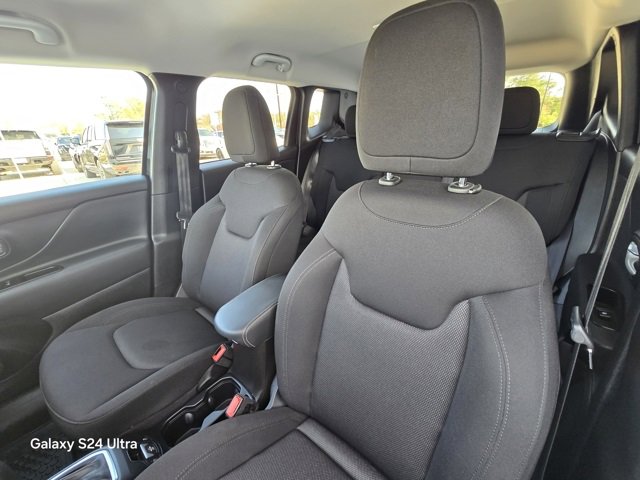 Used 2023 Jeep Renegade Latitude image 11