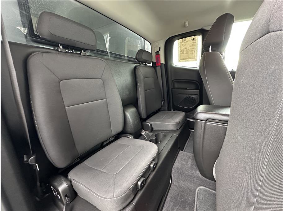 Used 2019 Chevrolet Colorado LT w/ Safety Package image 16