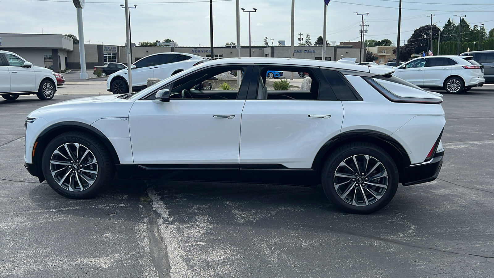 Used 2024 Cadillac Lyriq Sport image 7