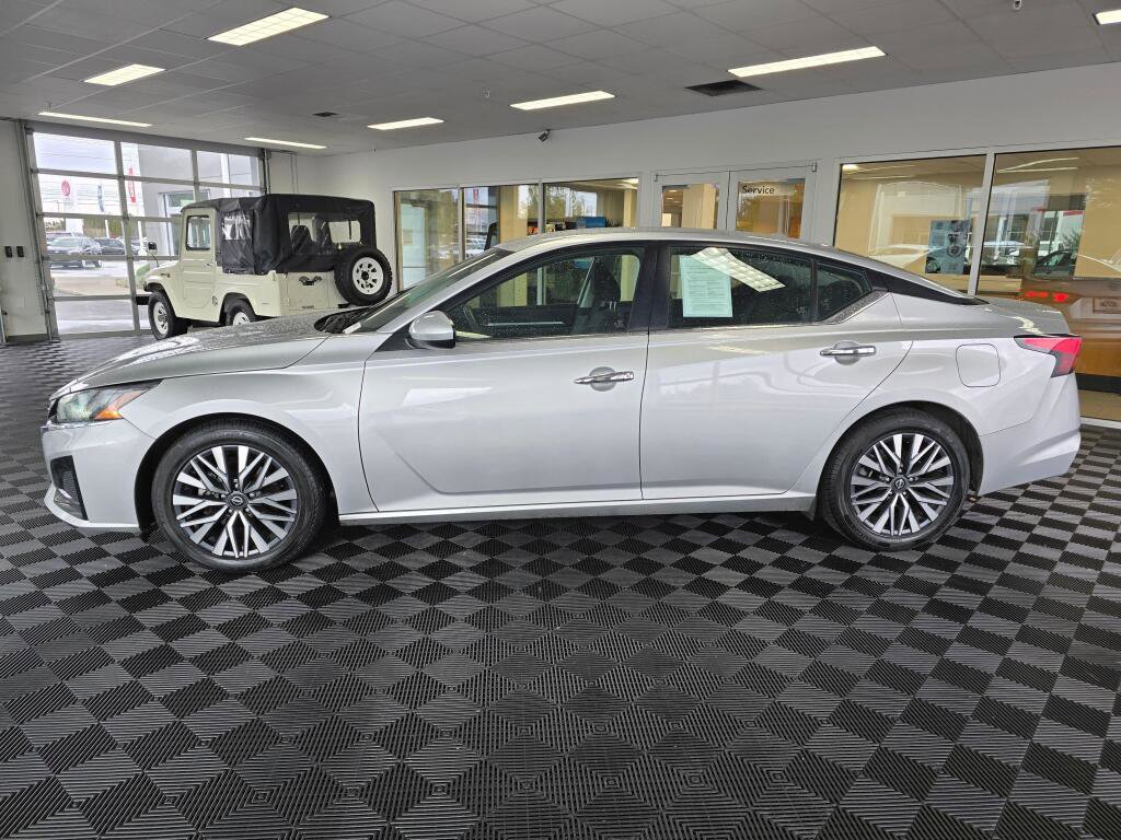 Used 2023 Nissan Altima 2.5 SV image 7