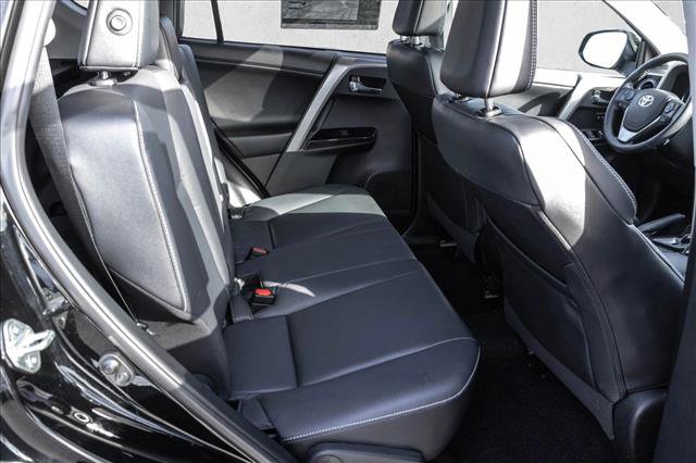 Used 2018 Toyota RAV4 Limited image 23