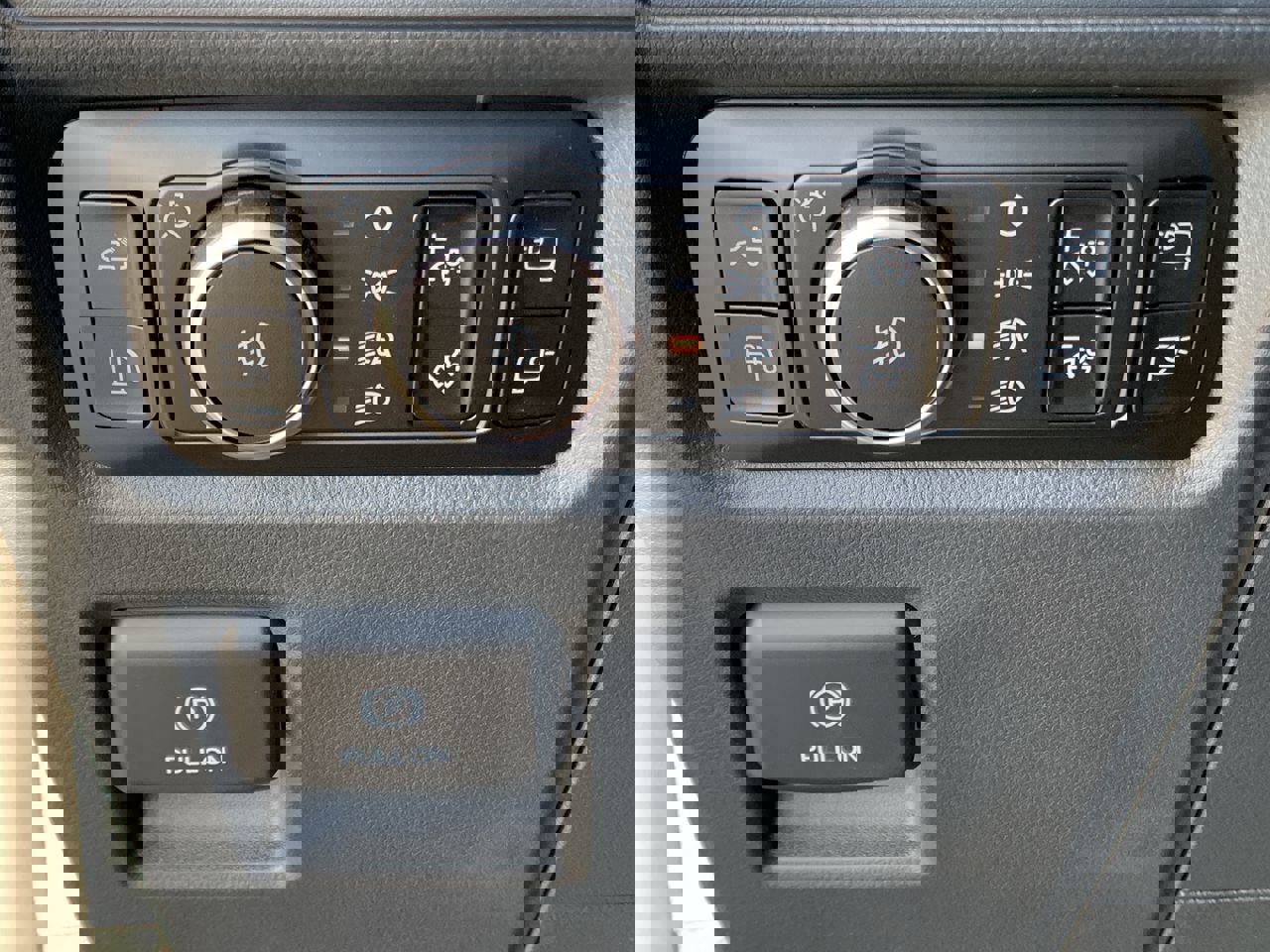 New 2025 Ford F150 XLT image 30