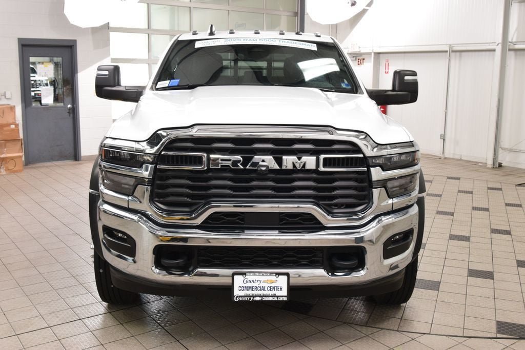 Used 2025 RAM 5500 4x4 Crew Cab image 2