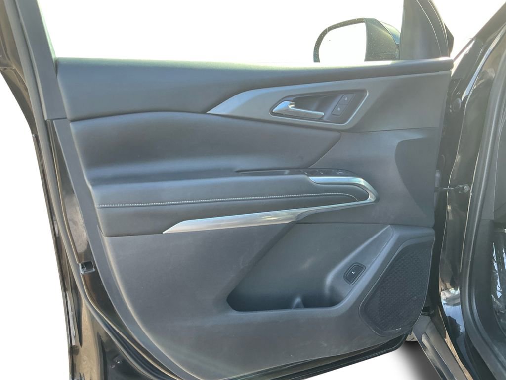 Used 2024 Chevrolet Traverse LT image 23