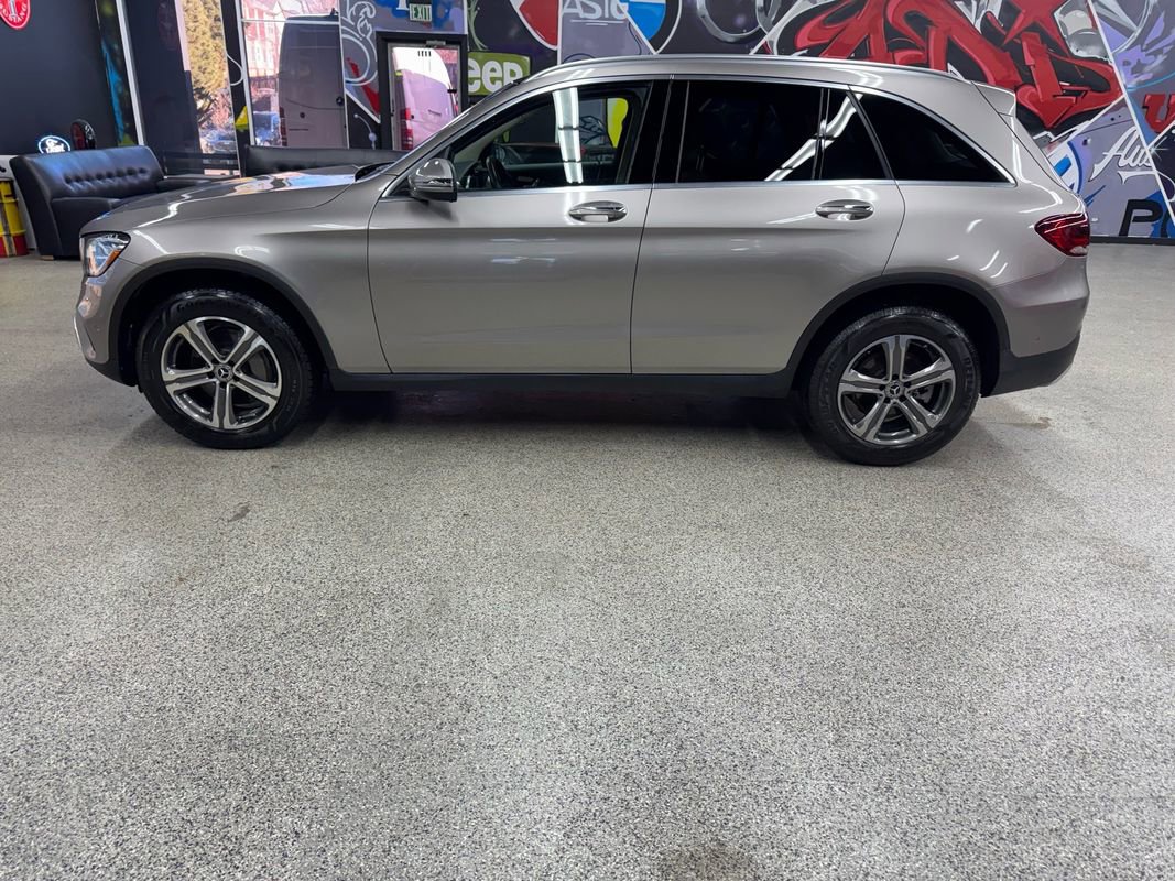 Used 2021 Mercedes-Benz GLC 300 4MATIC image 2