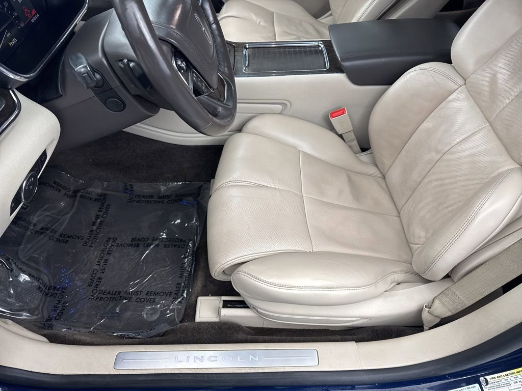Used 2018 Lincoln Continental Reserve w/ Rear-seat Package image 32