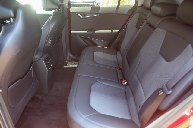 Certified 2023 Kia Niro EX Touring FWD image 19