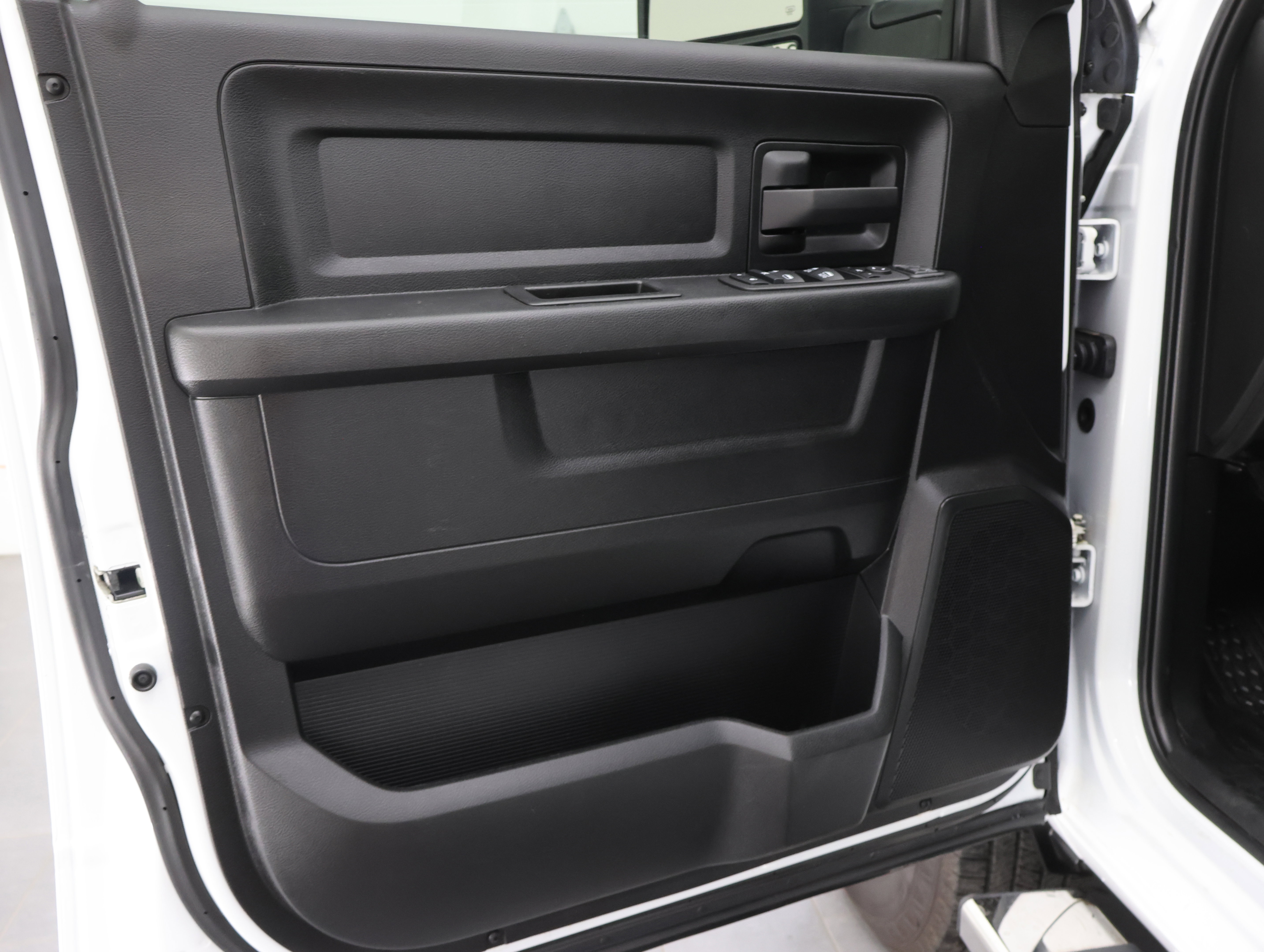 Used 2024 RAM 3500 Tradesman w/ Chrome Appearance Group AWD/4WD image 39