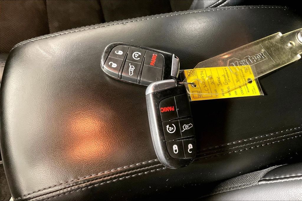 Used 2020 Jeep Grand Cherokee Altitude RWD image 12