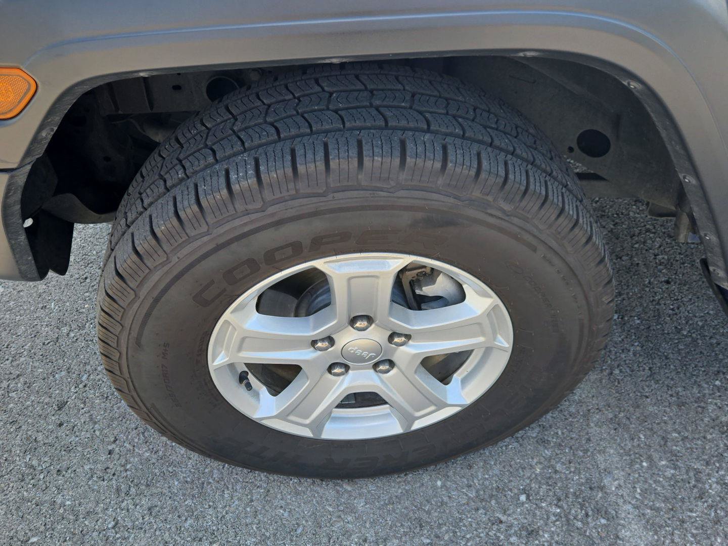 Used 2018 Jeep Wrangler Unlimited Sport S AWD/4WD image 12