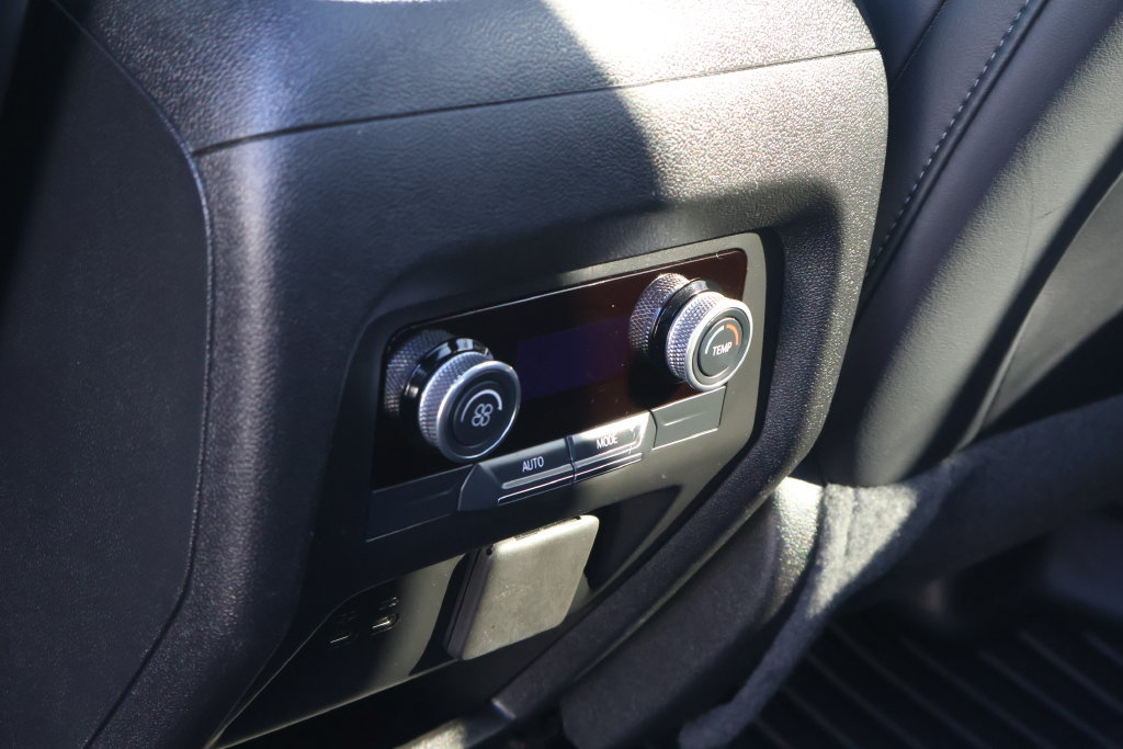 Used 2025 Buick Enclave Sport Touring w/ Power Package FWD image 32