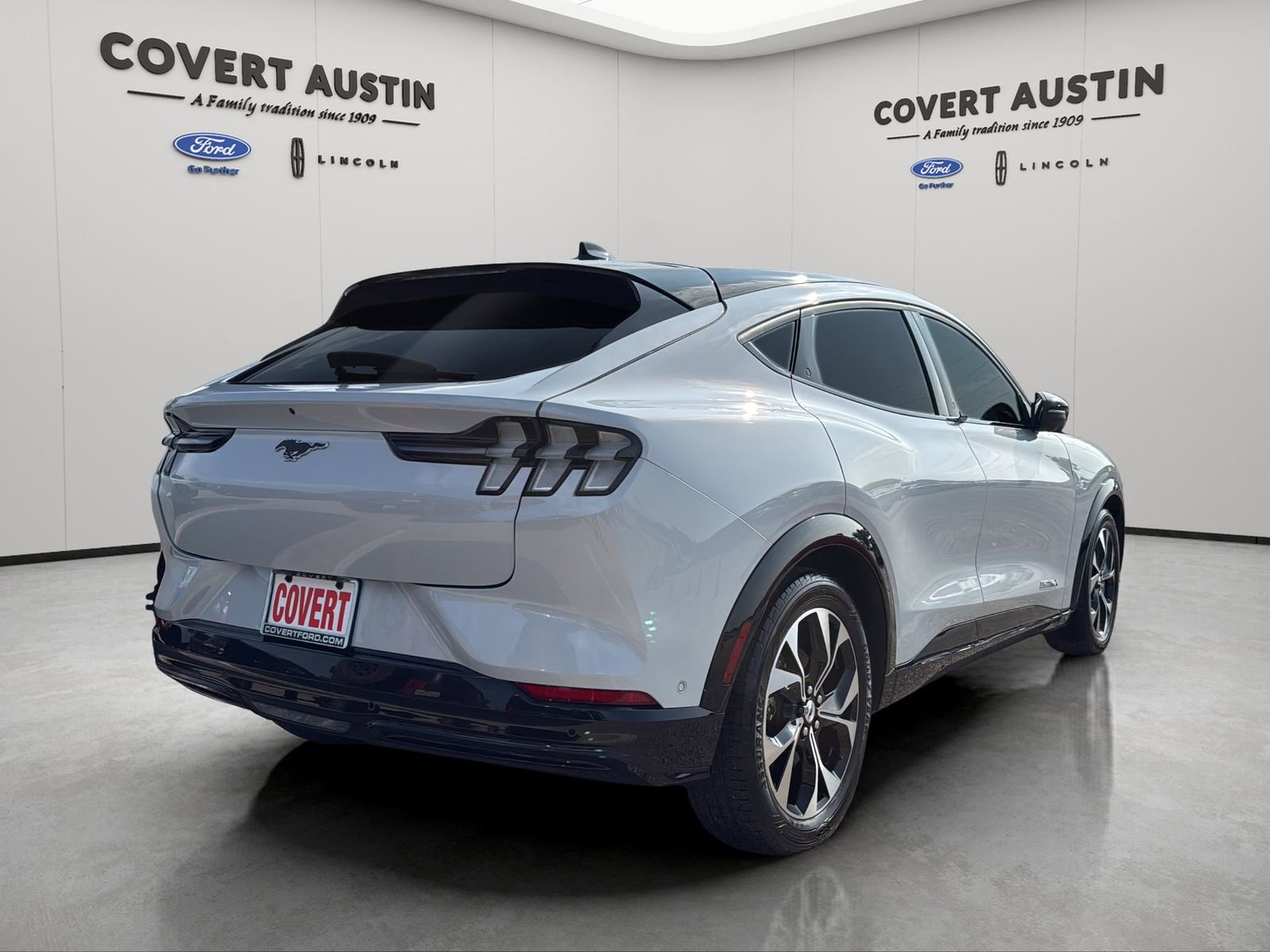 Used 2023 Ford Mustang Mach-E Premium AWD/4WD image 5