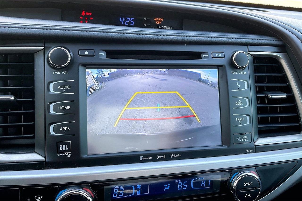 Used 2018 Toyota Highlander Limited image 15