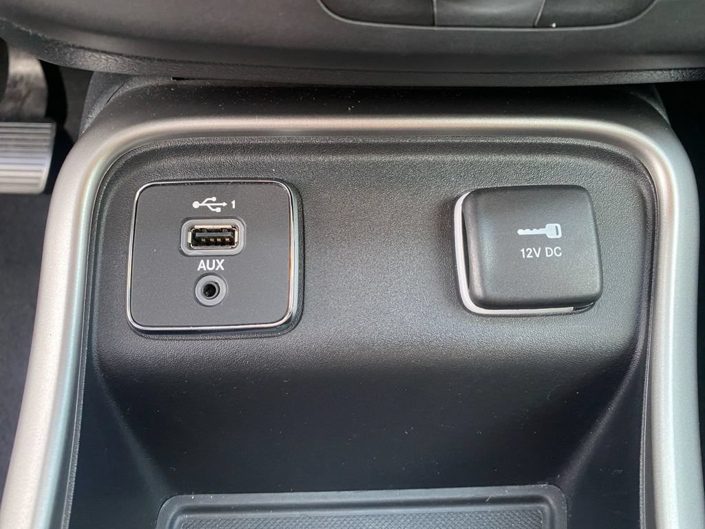 Used 2021 Jeep Compass Latitude w/ Sun and Sound Group FWD image 19