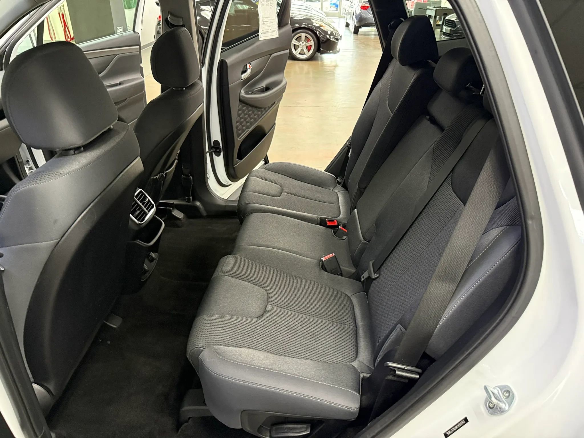 Used 2019 Hyundai Santa Fe SE AWD/4WD image 25