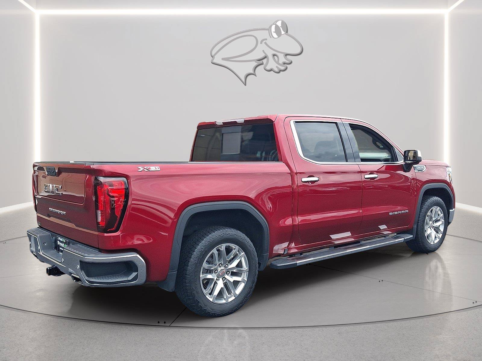 Used 2022 GMC Sierra 1500 SLT w/ SLT Premium Plus Package AWD/4WD image 5