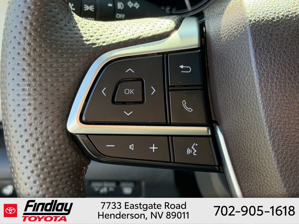 Certified 2023 Toyota Sienna Platinum FWD image 23