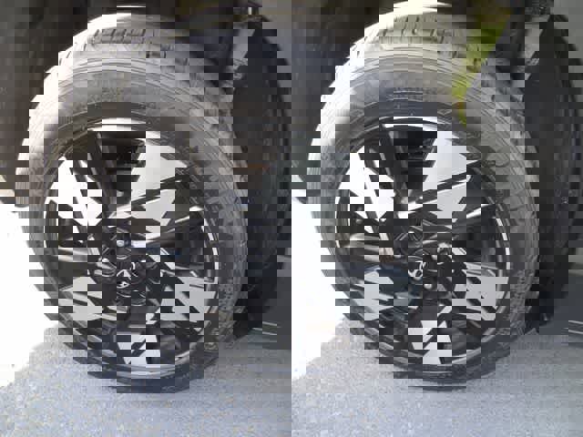 Used 2024 Hyundai Kona SEL image 13