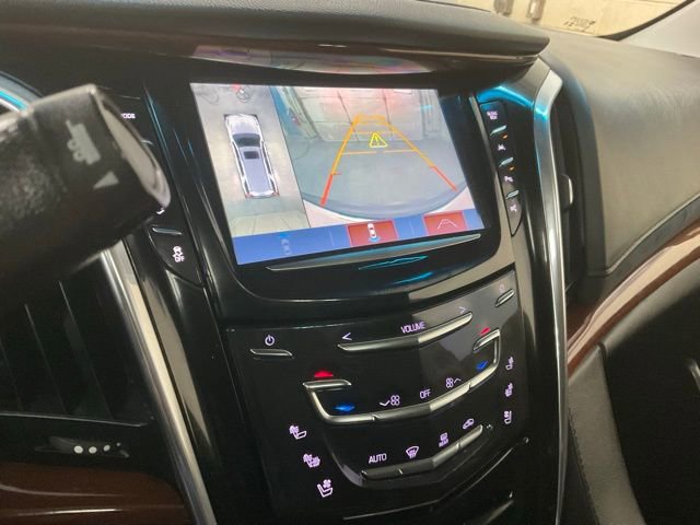 Used 2017 Cadillac Escalade ESV Luxury AWD/4WD image 10