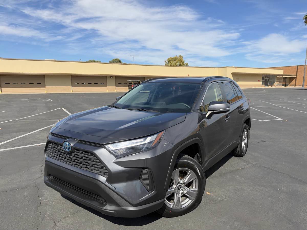 Used 2023 Toyota RAV4 XLE w/ Convenience Package AWD/4WD image 3