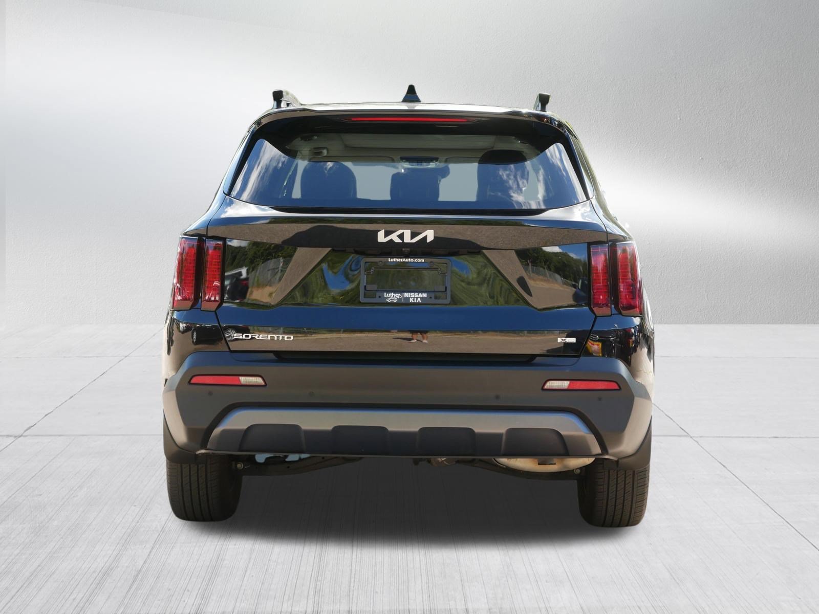 Certified 2023 Kia Sorento S w/ Panoramic Sunroof Package AWD/4WD image 6