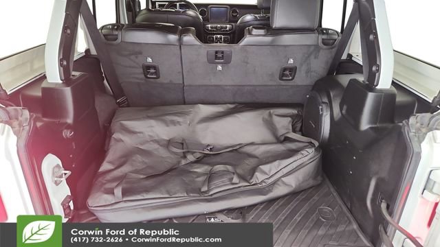 Used 2022 Jeep Wrangler Unlimited Sahara image 23
