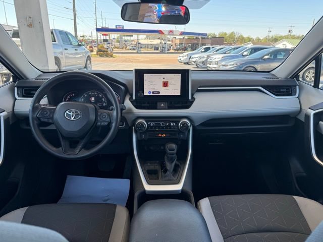 Used 2024 Toyota RAV4 XLE FWD image 7