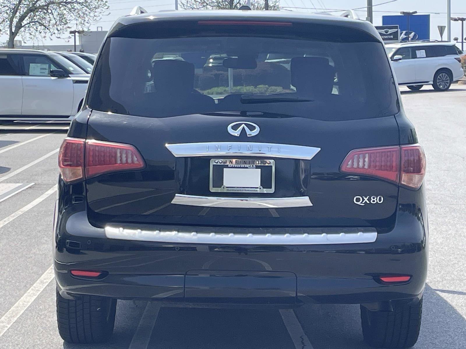 Used 2017 INFINITI QX80 2WD w/ Driver Assistance Package image 3