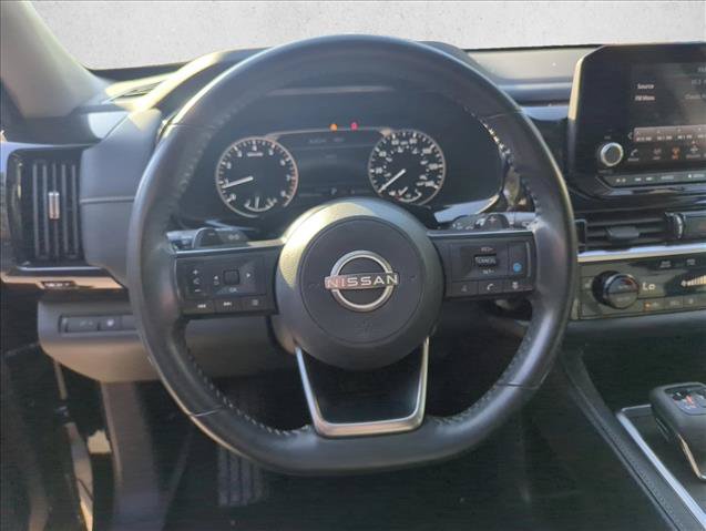 Used 2024 Nissan Pathfinder SV FWD image 23