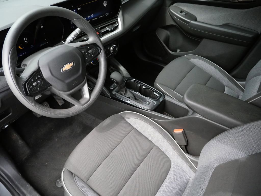 Used 2025 Chevrolet TrailBlazer LT AWD/4WD image 11