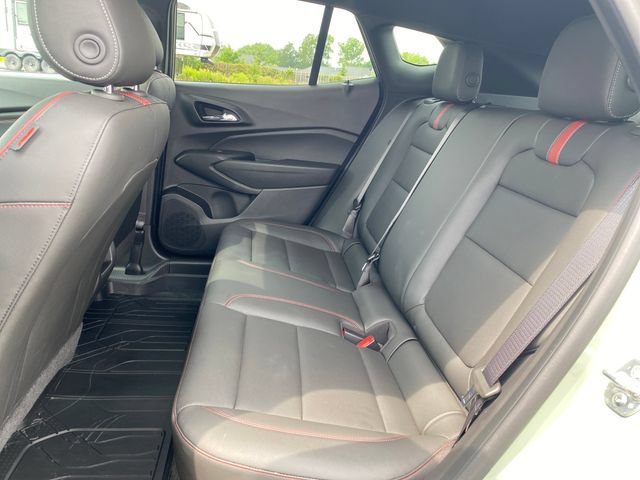Certified 2024 Chevrolet Trax RS w/ Sunroof Package FWD image 19