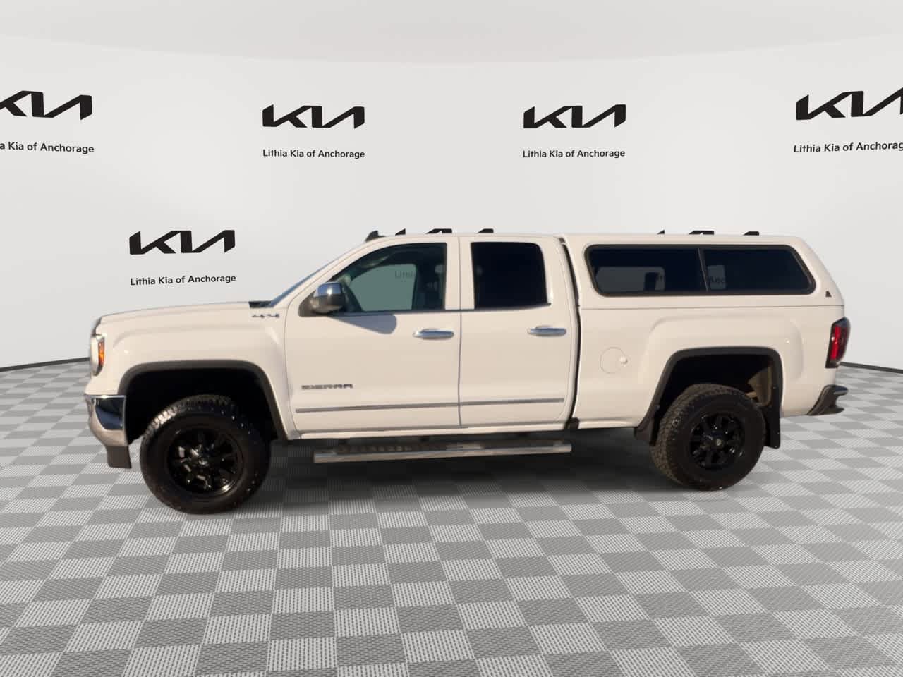 Used 2017 GMC Sierra 1500 SLT w/ SLT Preferred Package image 6