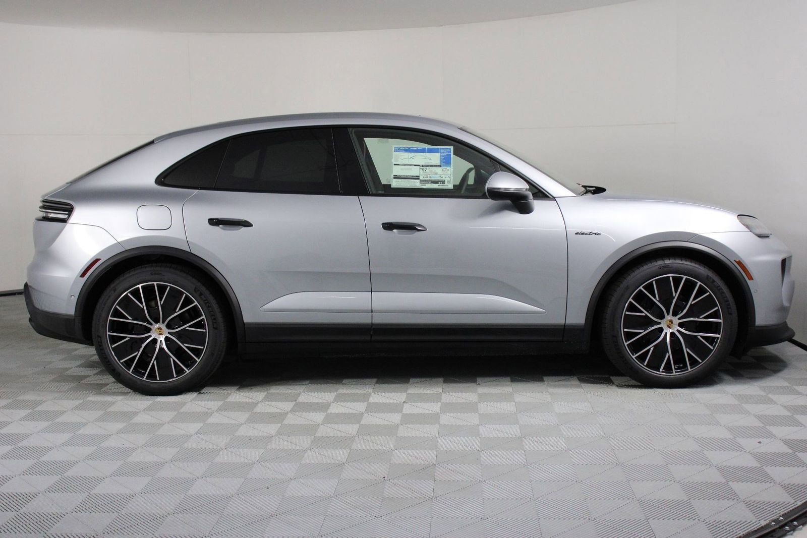 New 2026 Porsche Macan Electric RWD image 8