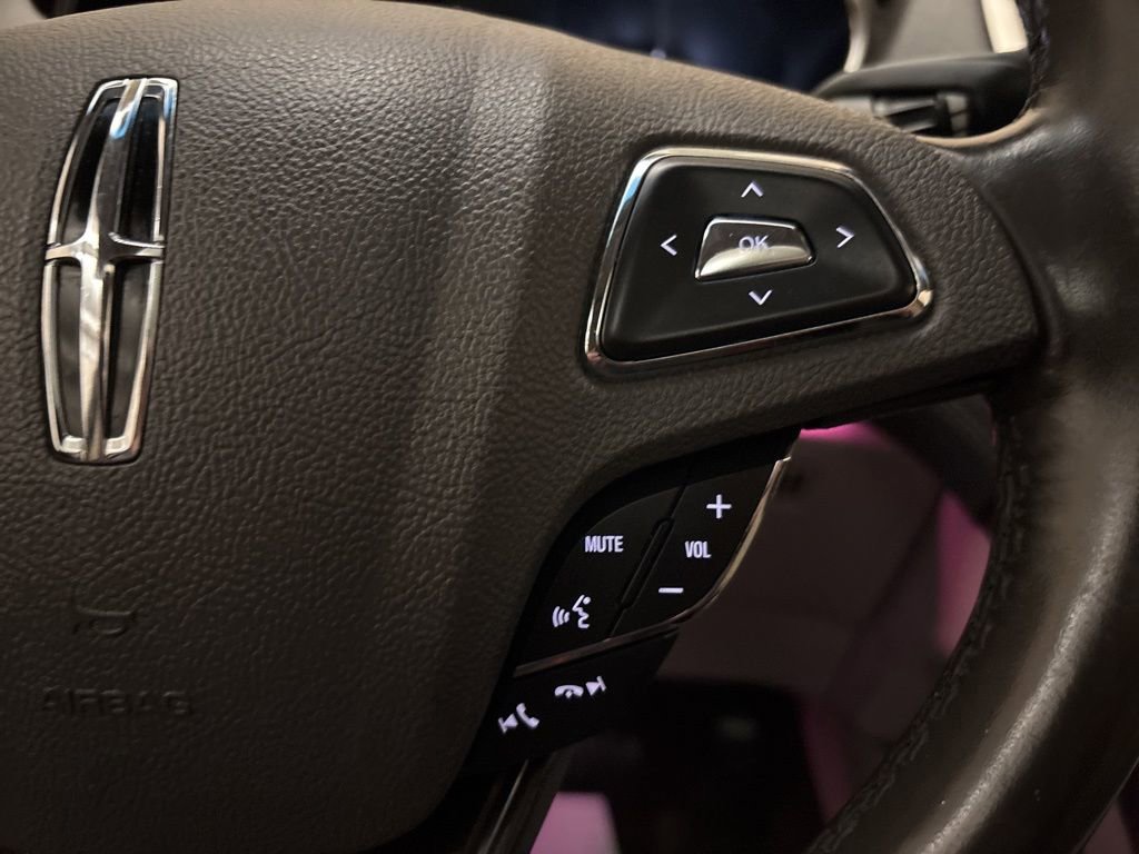 Used 2016 Lincoln MKX Reserve w/ Climate Package image 18