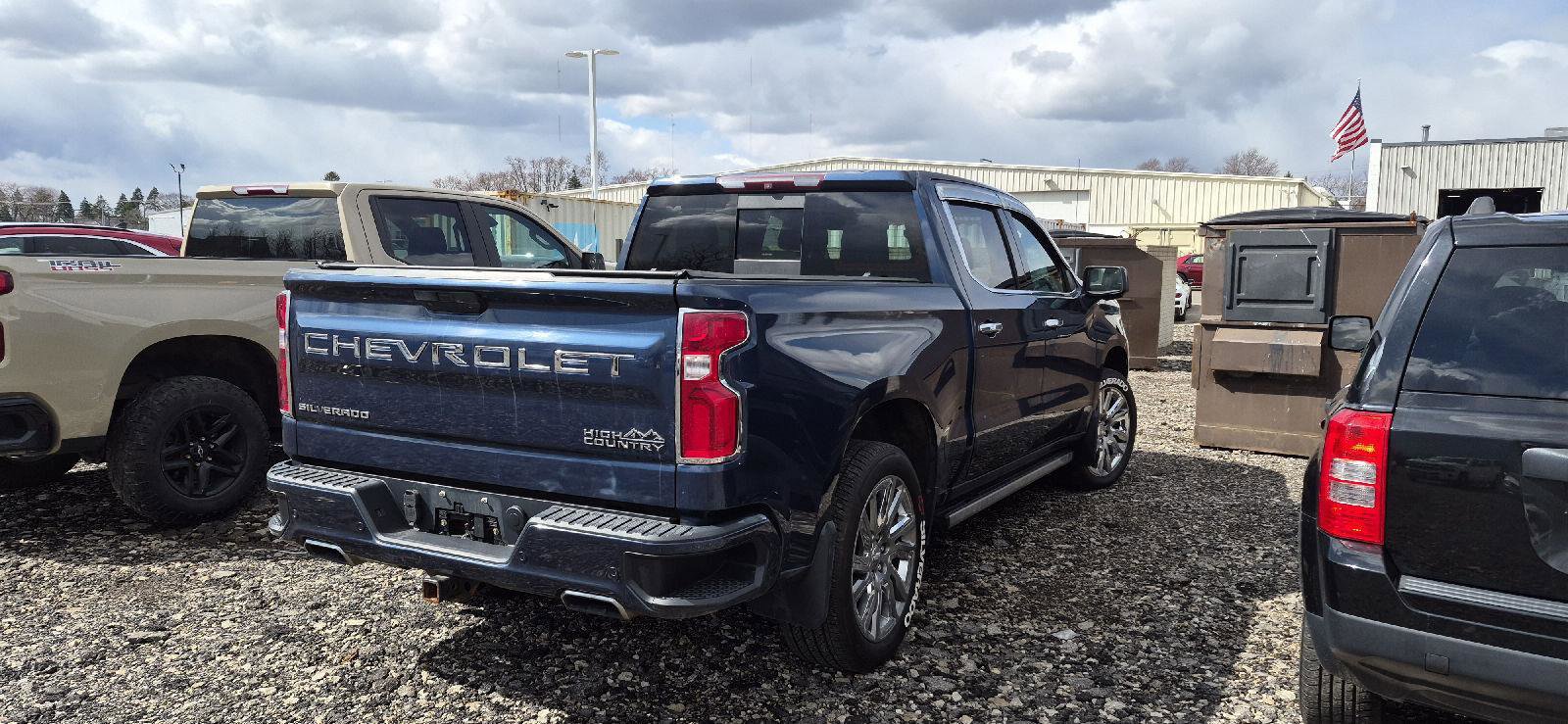 Used 2019 Chevrolet Silverado 1500 High Country image 3