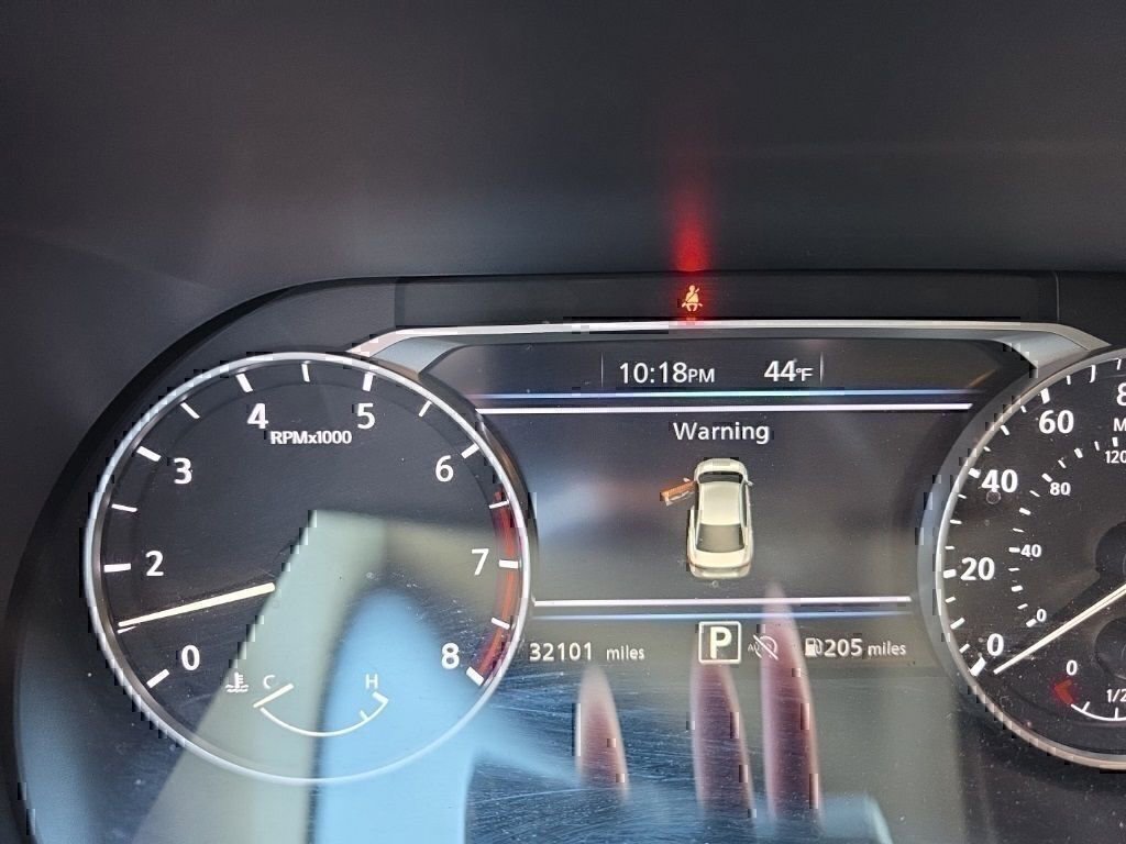 Used 2025 Nissan Sentra SR FWD image 19