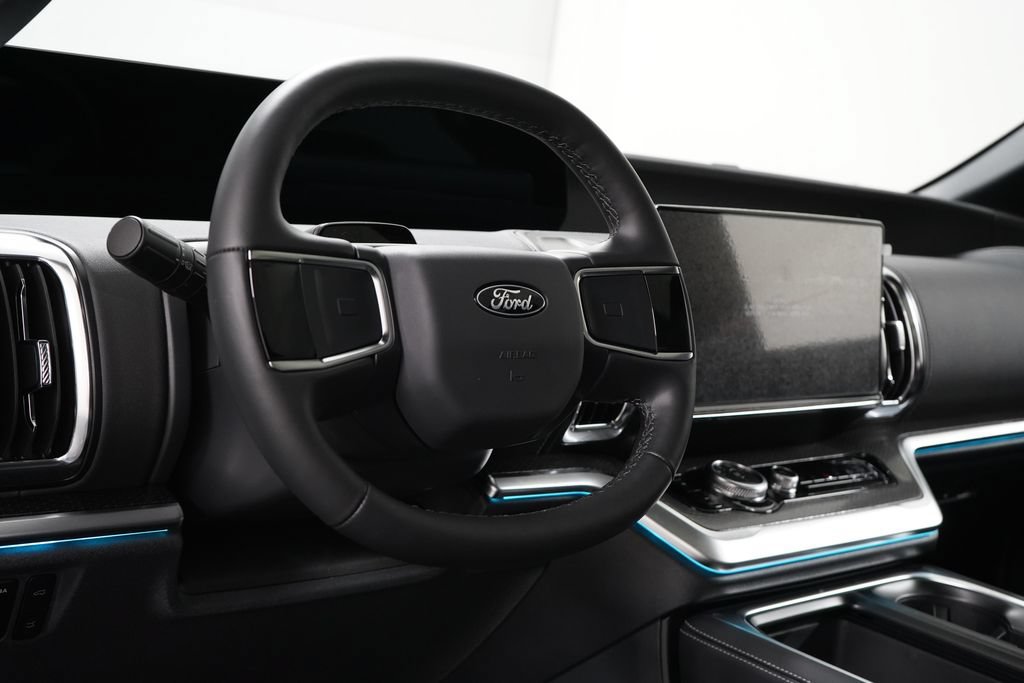 New 2026 Ford Expedition Max Platinum w/ Stealth Performance Package AWD/4WD image 18