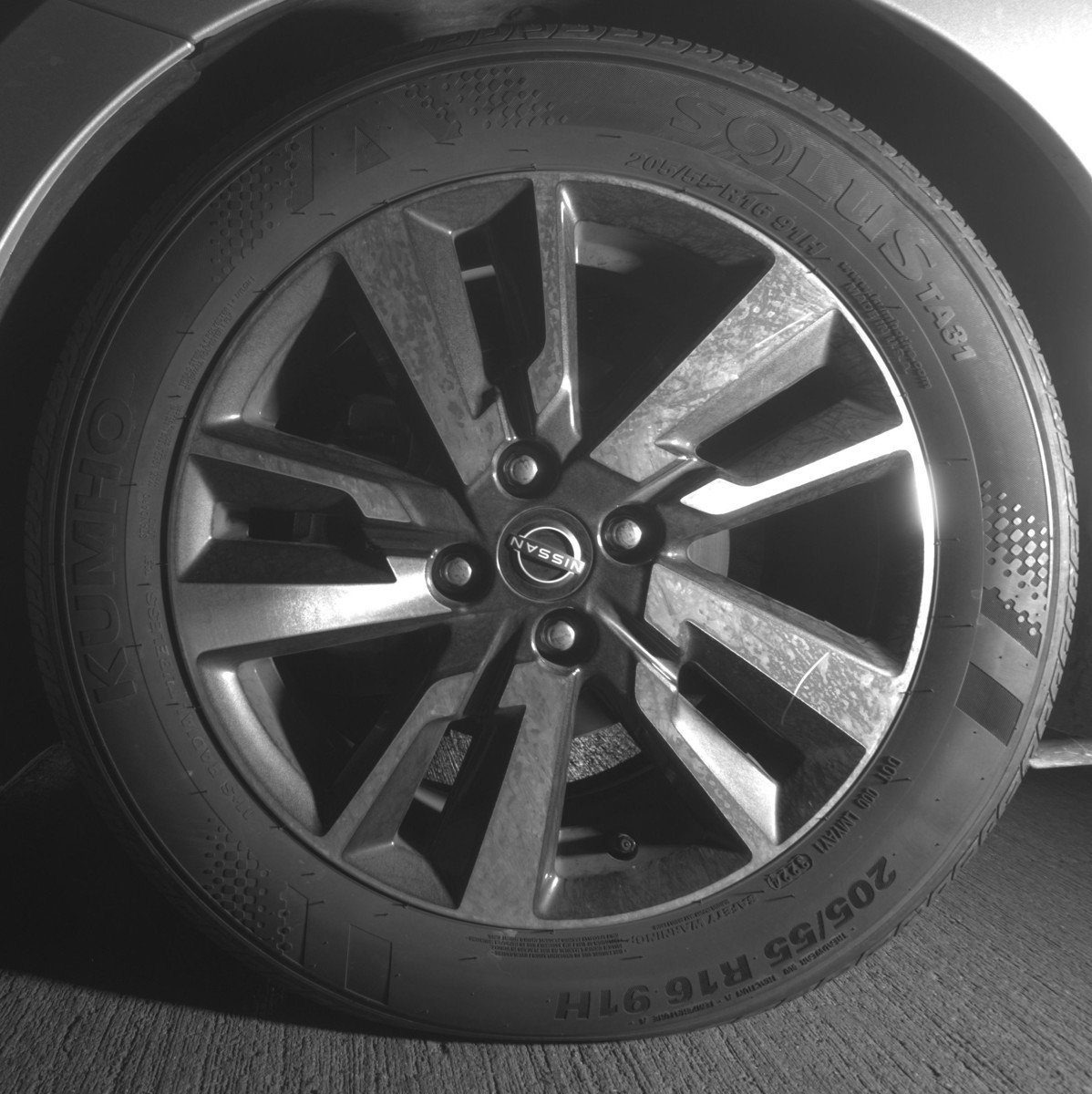 Used 2025 Nissan Versa SV image 12